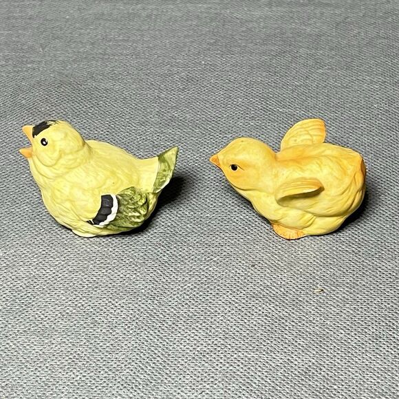 Vintage Miniature Bird Figurines Porcelain Baby Chicken & Gold Finch-Set 2 - Picture 5 of 9